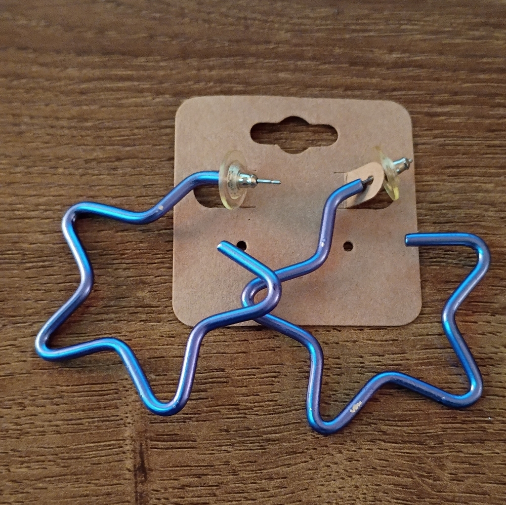 Y2K Iridescent Metallic Blue Purple Wire Star Hoop Earrings - Picture 6 of 6